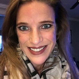 Meet your Posher, Lorri